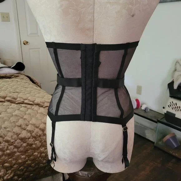 Victoria's Secret Embroidered Lace Corset - Picture 6 of 7